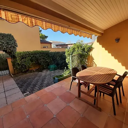 : Pavillon 6 Pers Avec Terrasse, Piscine, Parking, Proche Et Centre - Fr-1-781-33 * Valras-Plage