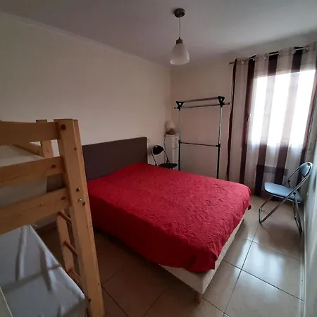 : Pavillon 6 Pers Avec Terrasse, Piscine, Parking, Proche Et Centre - Fr-1-781-33
