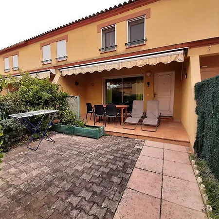: Pavillon 6 Pers Avec Terrasse, Piscine, Parking, Proche Et Centre - Fr-1-781-33 Holiday home *